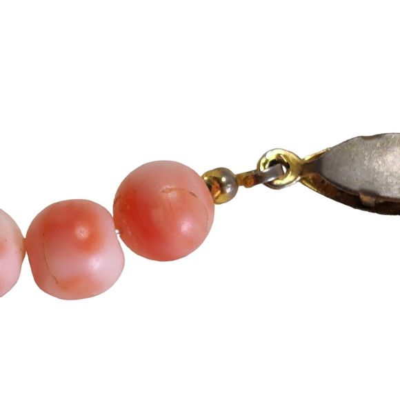 Vintage Angel Skin Coral Necklace 16in Earrings Beaded Strand Clip On Studs - Picture 7 of 16